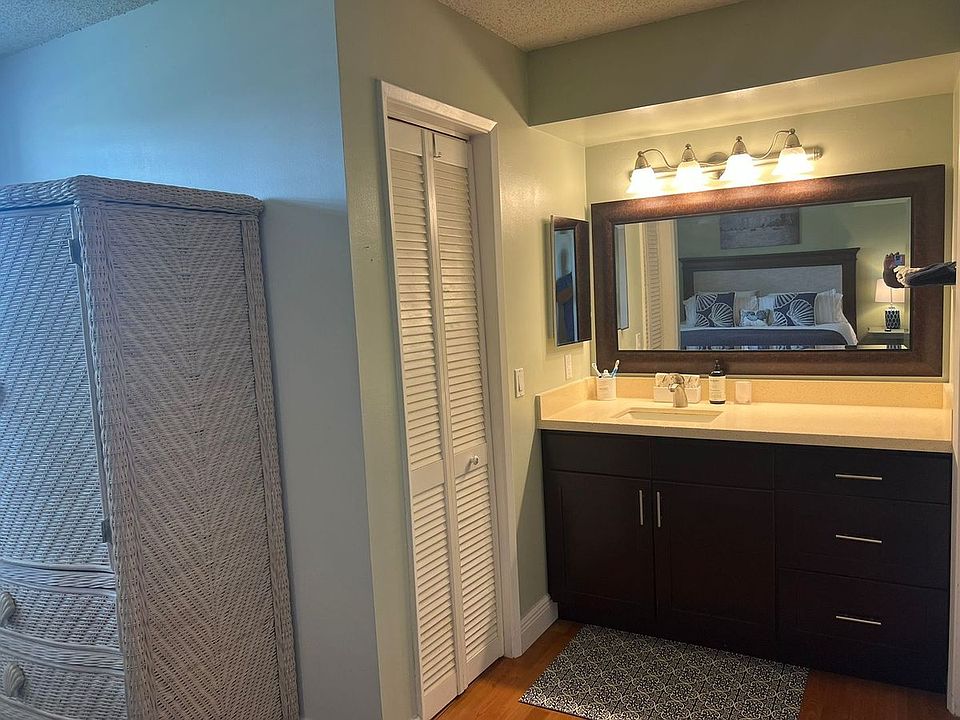 1st image of 825 Egret Cir