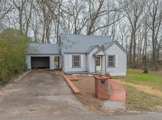 255 Woodlawn Pl, Selmer, TN 38375