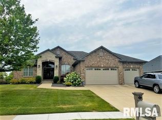 4400 Lynhurst Rd, Springfield, IL 62711