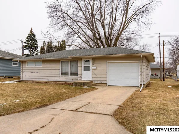 1924 S Jefferson Ave, Mason City, IA 50401