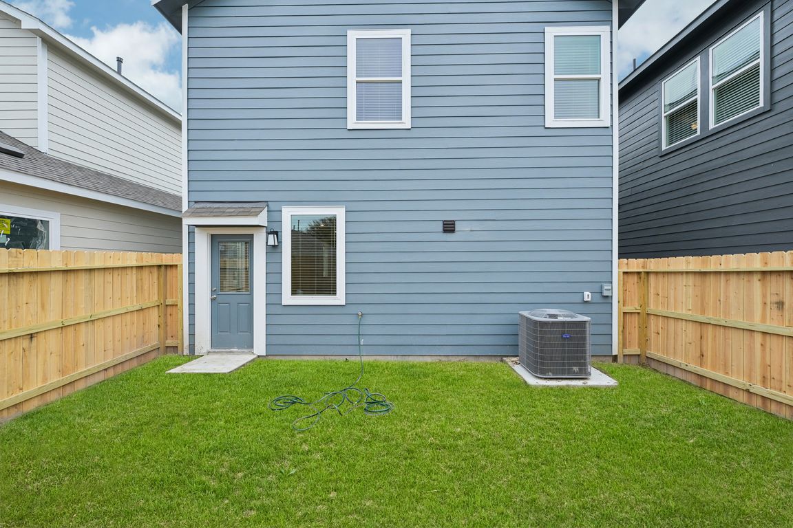 Eagle Feather Dr-037.jpg
