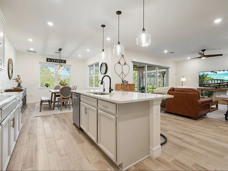 16376 Palmetto St — Photo 13