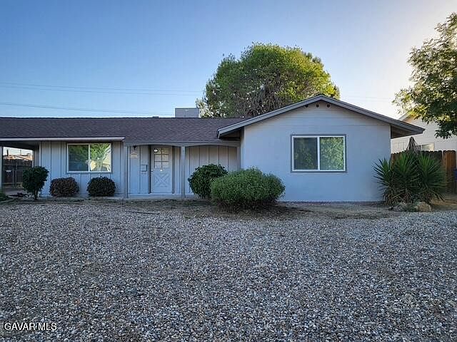 1st image of 325 Oak Fair Way