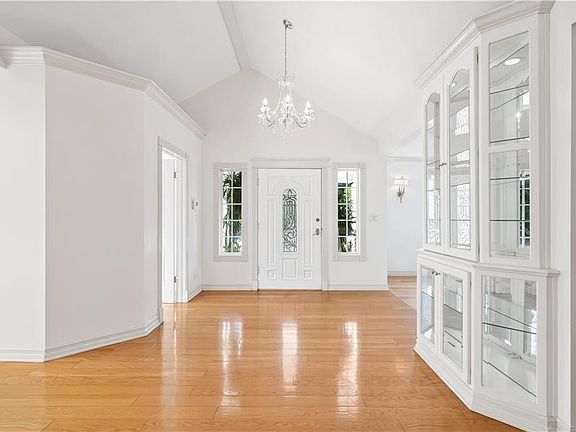 2nd image of 5650 Donna Ave