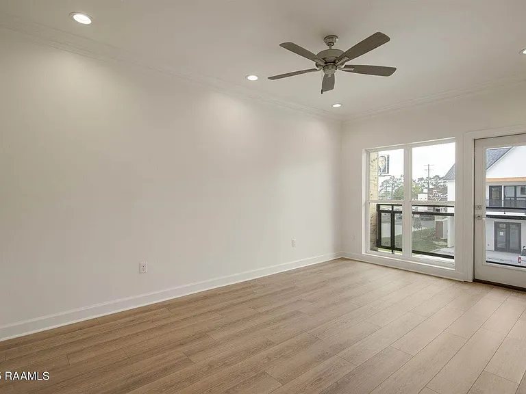 1510 Kaliste Saloom Rd #201 — Photo 12