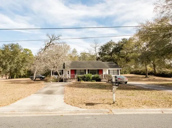 1216 Highland Dr, Waycross, GA 31503