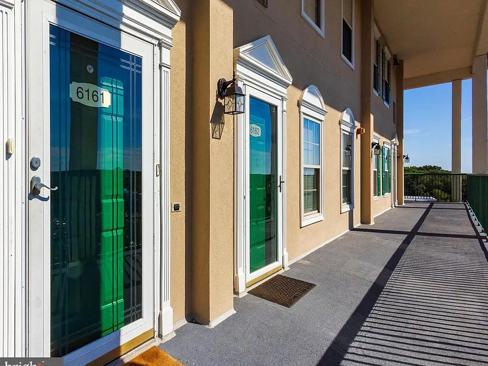 6161 Main St