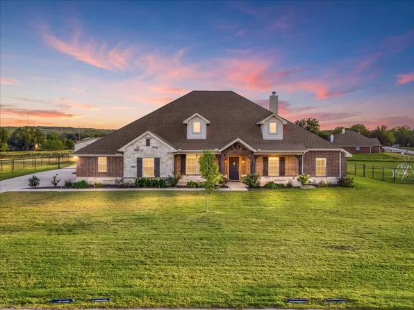 1004 Northern Oaks Ct, Springtown, TX 76082