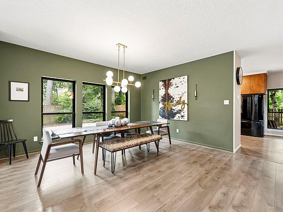 5th image of 16 Gilcrest Forest Ct