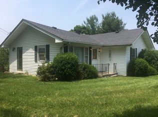 295 Red River Rd, Irvine, KY 40336