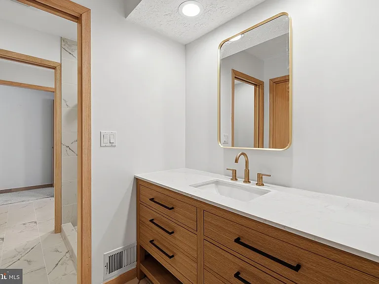22 Poplar Point Rd — Photo 27