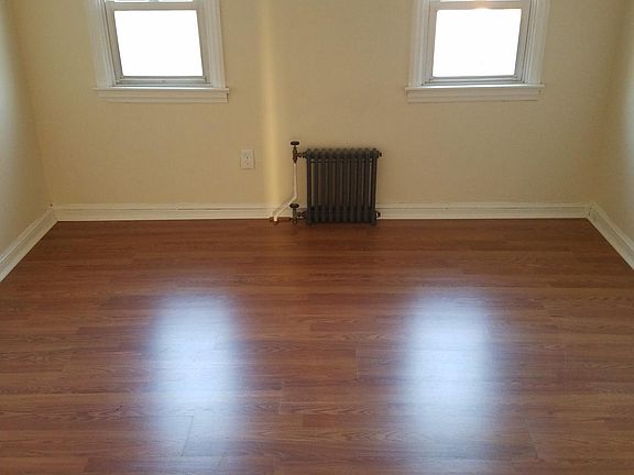 3rd image of 8 Charlton Ave