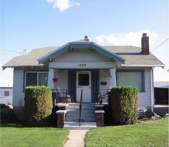 Front of House from Desmet Ave.