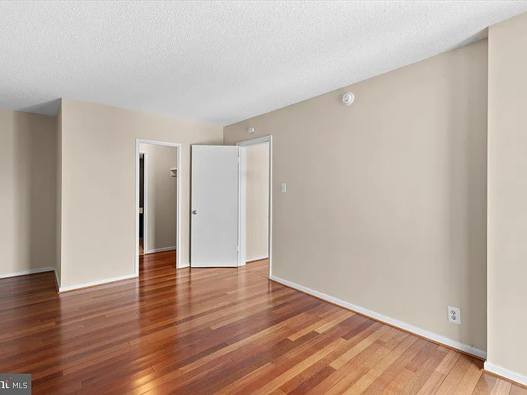 1250 4th St SW #W413 — Photo 12