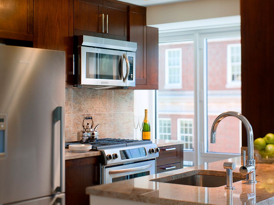 2nd image of 135 Clarendon St APT 10D