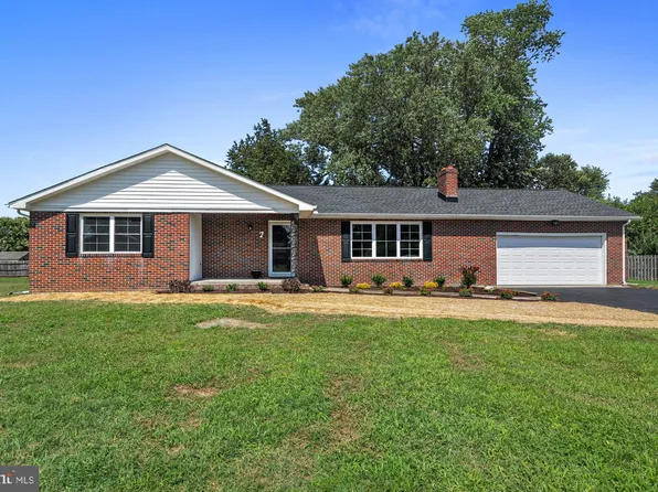 7 Yorkshire Ct, Dover, DE 19901