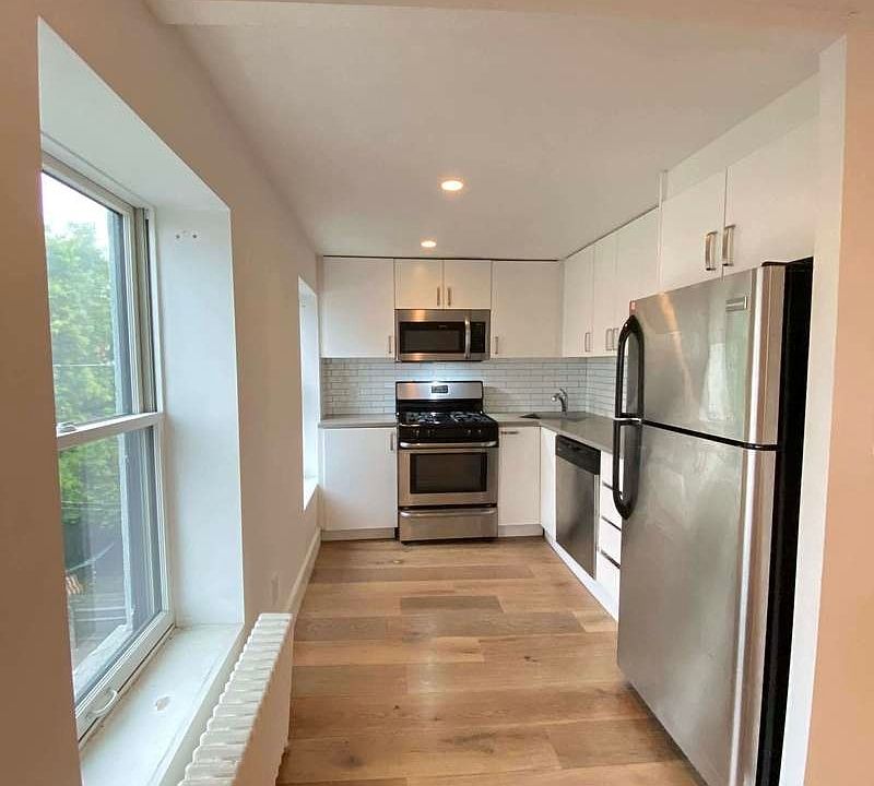 1st image of 107 Carroll St #3