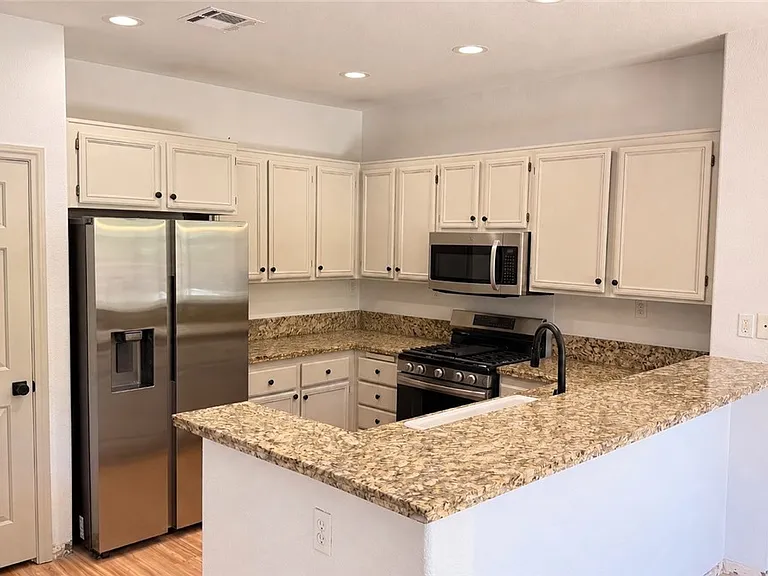 2530 Grange Ave — Photo 5