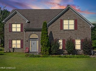 125 Blue Lake Dr, Lake Cormorant, MS 38641