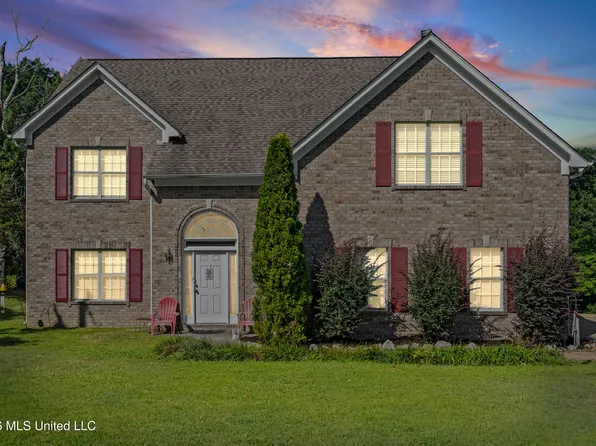 125 Blue Lake Dr, Lake Cormorant, MS 38641