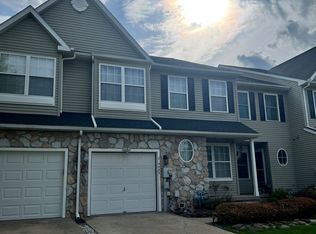 4482 Fairway Ct, Center Valley, PA 18034