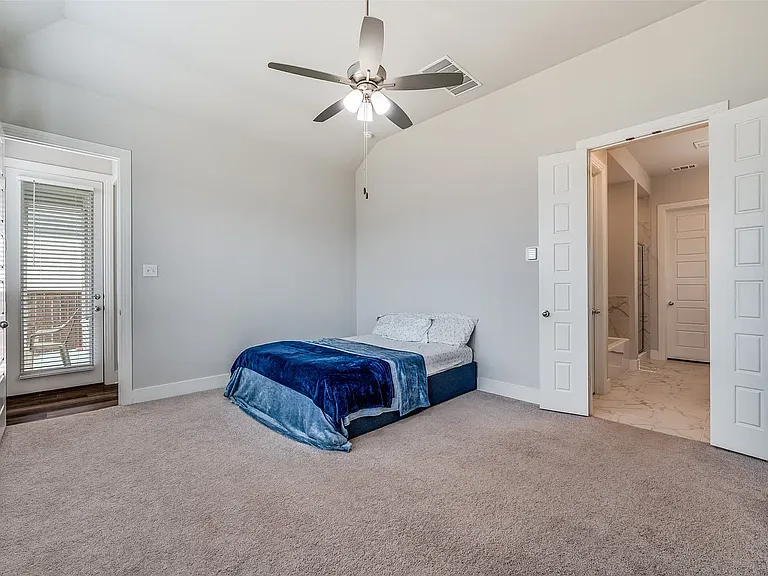 4713 Honeysuckle Ct — Photo 12
