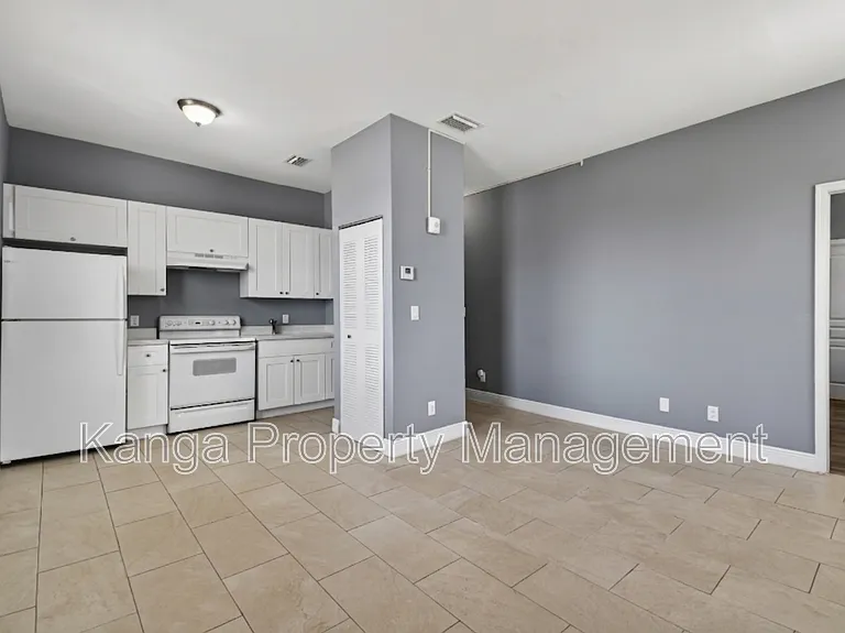 1401 Division Ave #206 — Photo 4