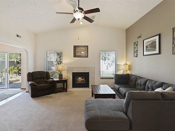 4th image of 3509 E 47th Ave