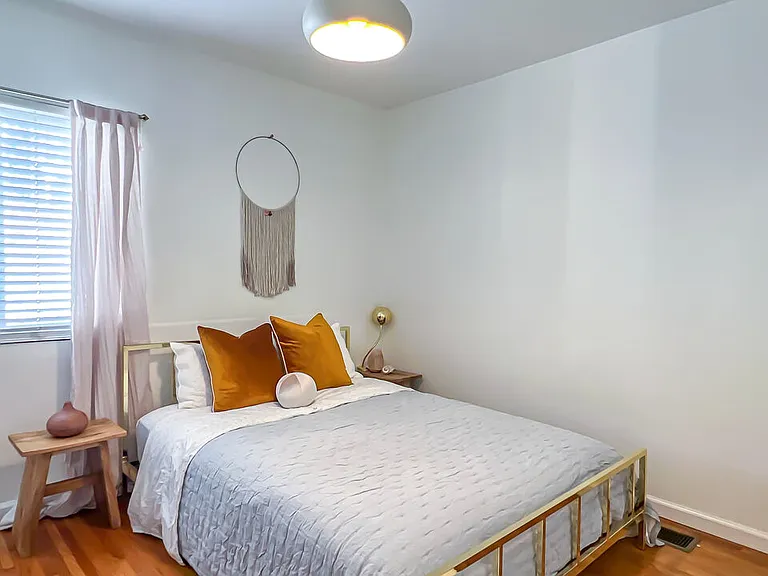 4233 Gateway Ave — Photo 4