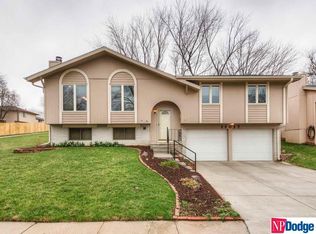 11017 Crown Point Ave, Omaha, NE 68164