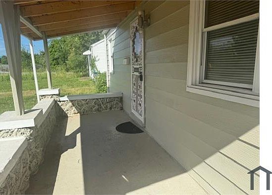 2nd image of 2257 Chambers Rd