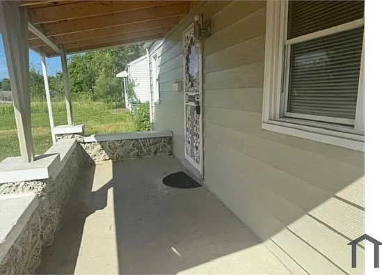 2257 Chambers Rd — Photo 2