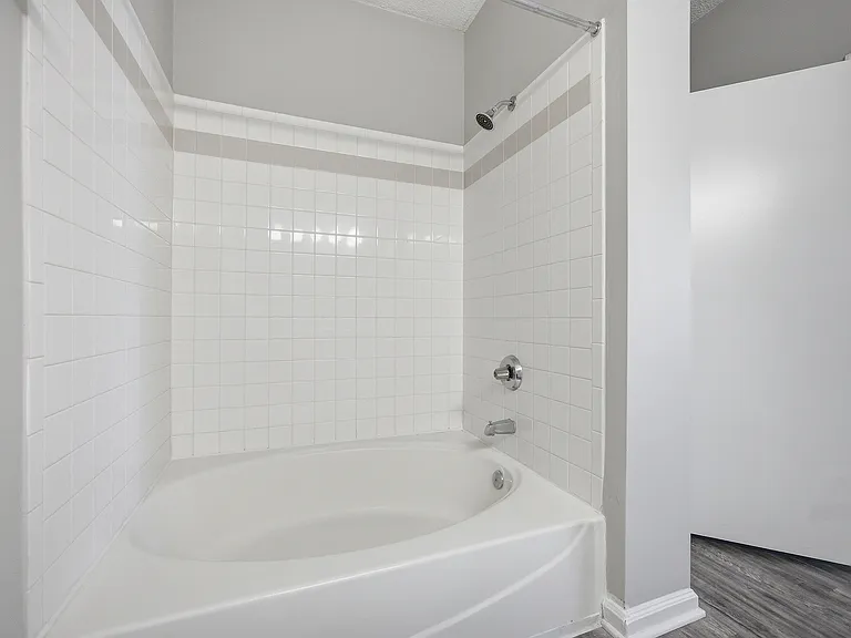 Colts Run-49 - Belmont Apartment 603