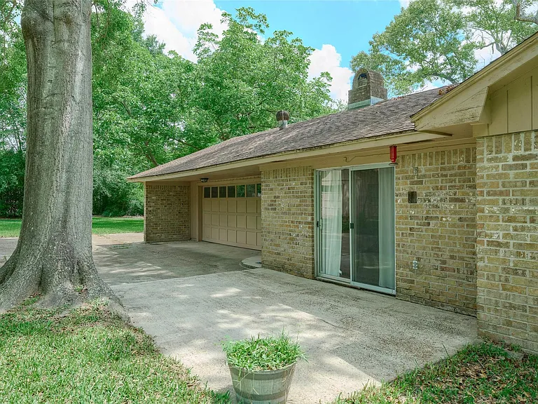 24803 Lori Ln — Photo 40