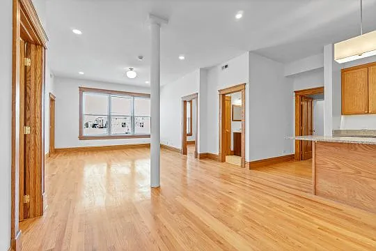 3406 N Sheffield Ave #3