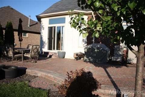 4th image of 51475 Willow Springs Dr