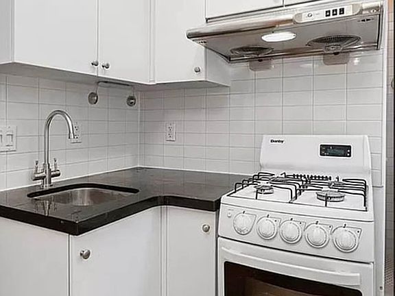 4th image of 227 Mott St APT 7