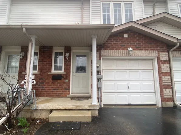 317 Mill St #6, Kitchener, ON N2M 3R8