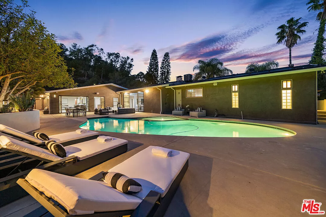 8544 Mulholland Dr, Los Angeles, CA 90046 | Zillow