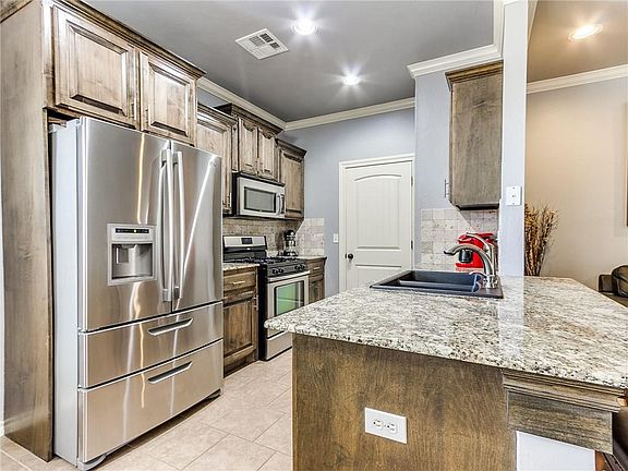 4th image of 7600 Meadow Lake Dr