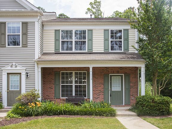 2nd image of 113 Sterling Oaks Ct