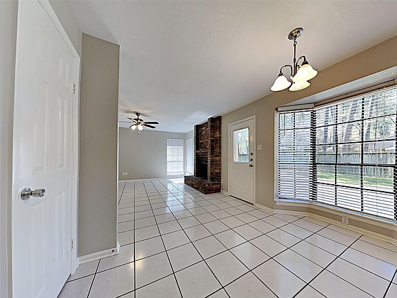 4th image of 158 E Pathfinders Cir