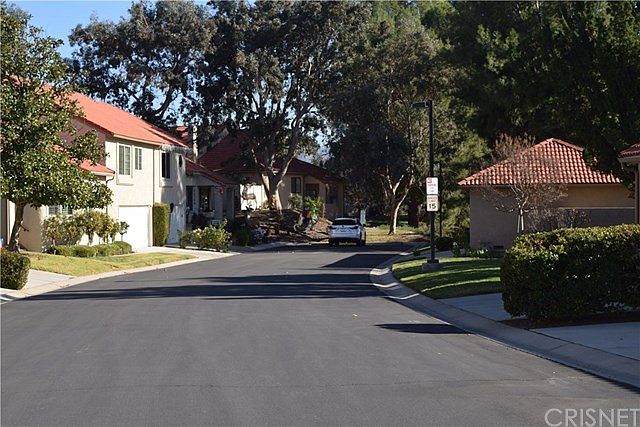 1st image of Rainbow Glen Dr
