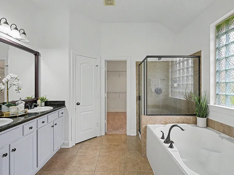 7 Fraiser Fir Pl — Photo 21
