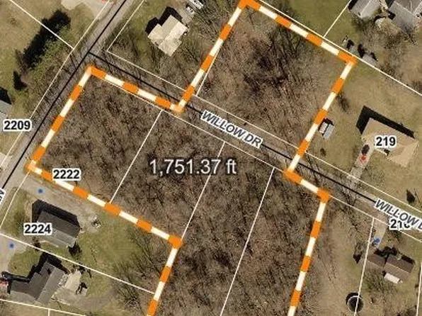 S Willow Dr, Zanesville, OH 43701