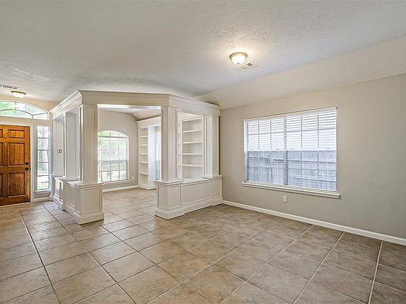 5th image of 20322 Maple Village Dr