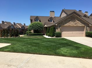 18213 Blue Heron Dr E, Northville, MI 48168