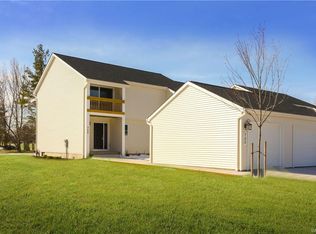 721 Robin Rd, Buffalo, NY 14228