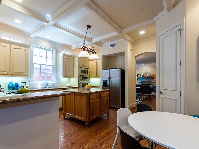 3668 Asbury St — Photo 9