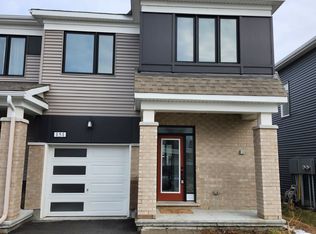 151 Pictou Cres, Ottawa, ON K2V 0R7